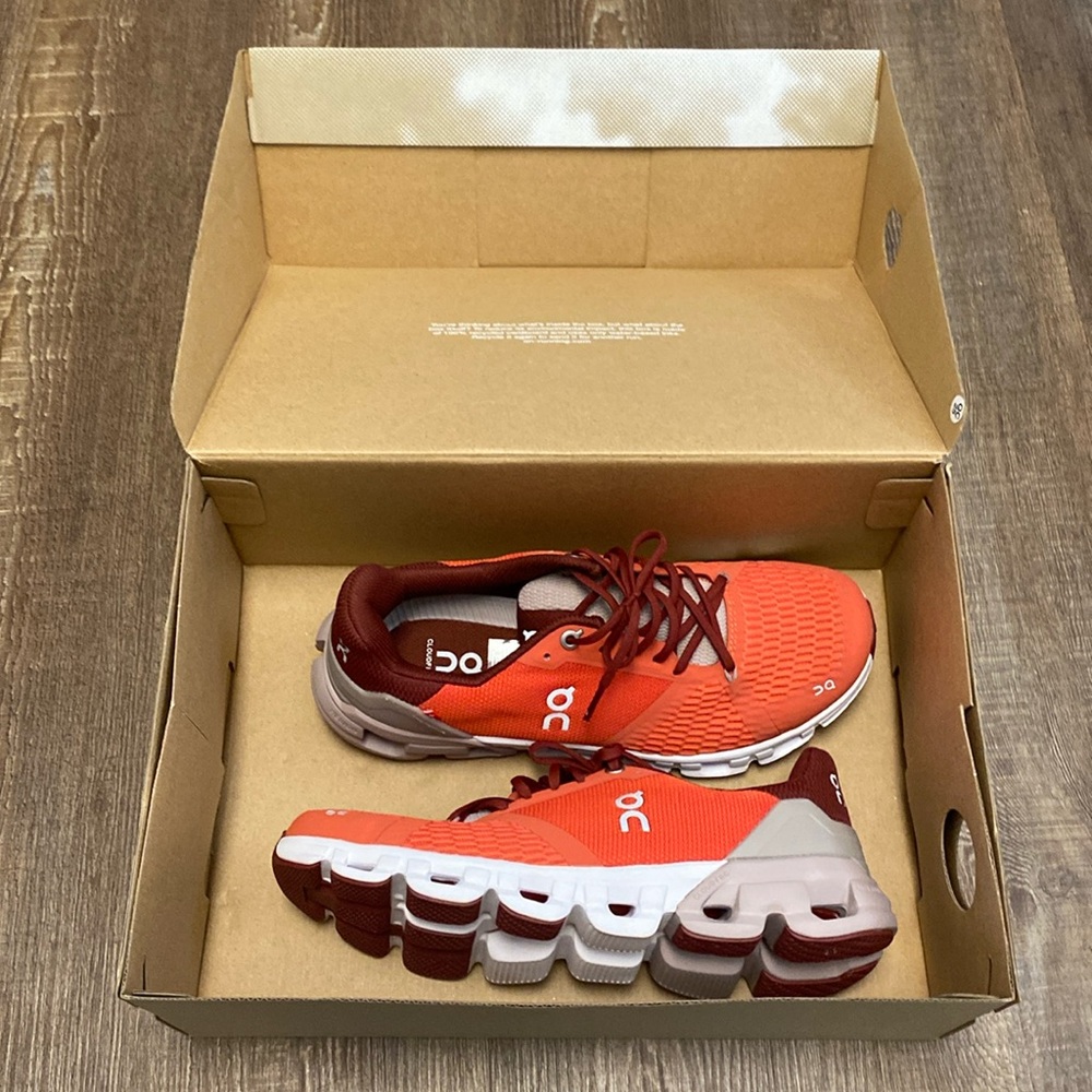 QU Cloudflyer women’s running shoe